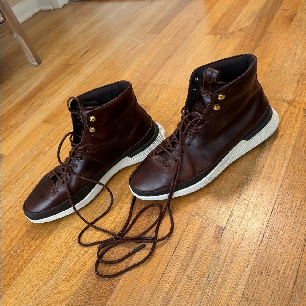 Wolf & Shepherd - Crossover Hiker Winterized - Maple